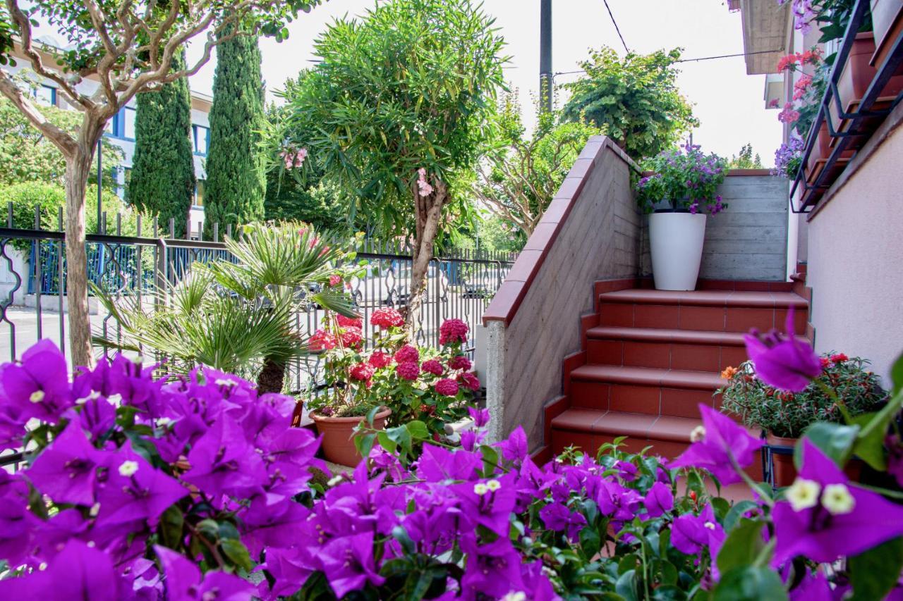 Residenza Palmina Apartment Rimini Exterior photo